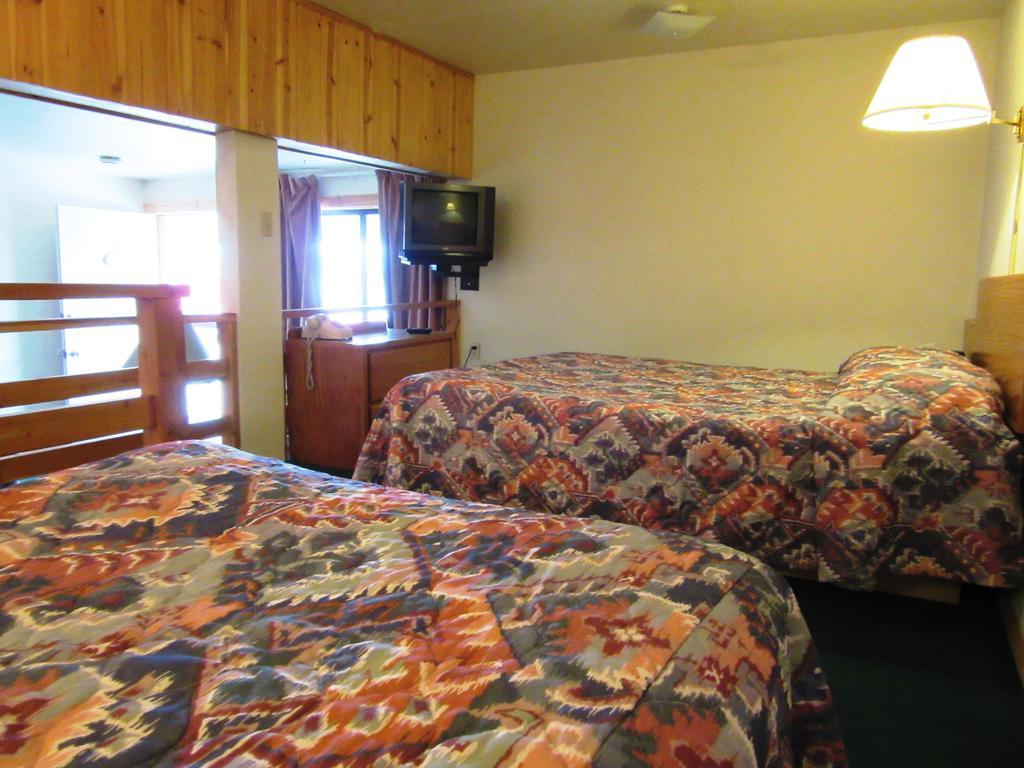 Travelers Lodge West Yellowstone Eksteriør billede