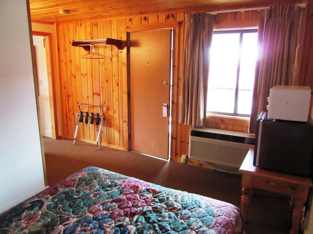 Travelers Lodge West Yellowstone Eksteriør billede